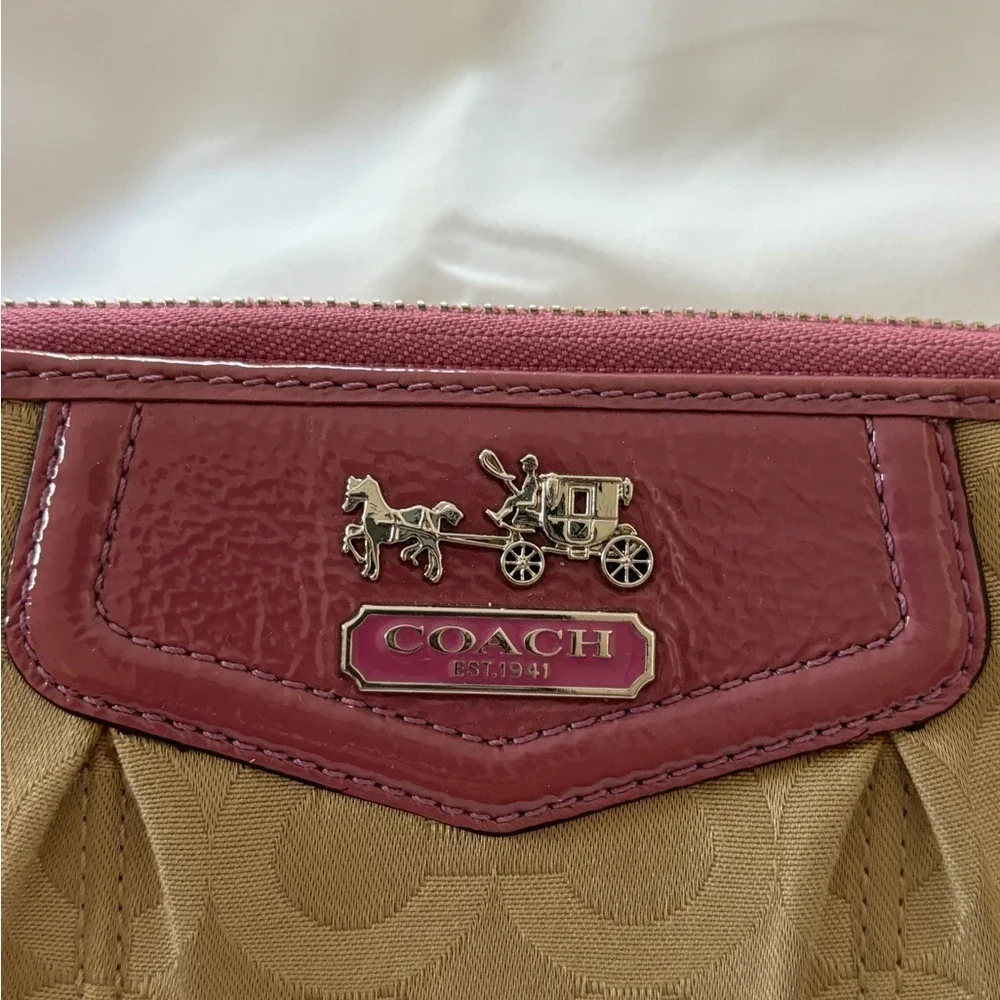 Rare Mauve Vintage Coach‎ Wallet